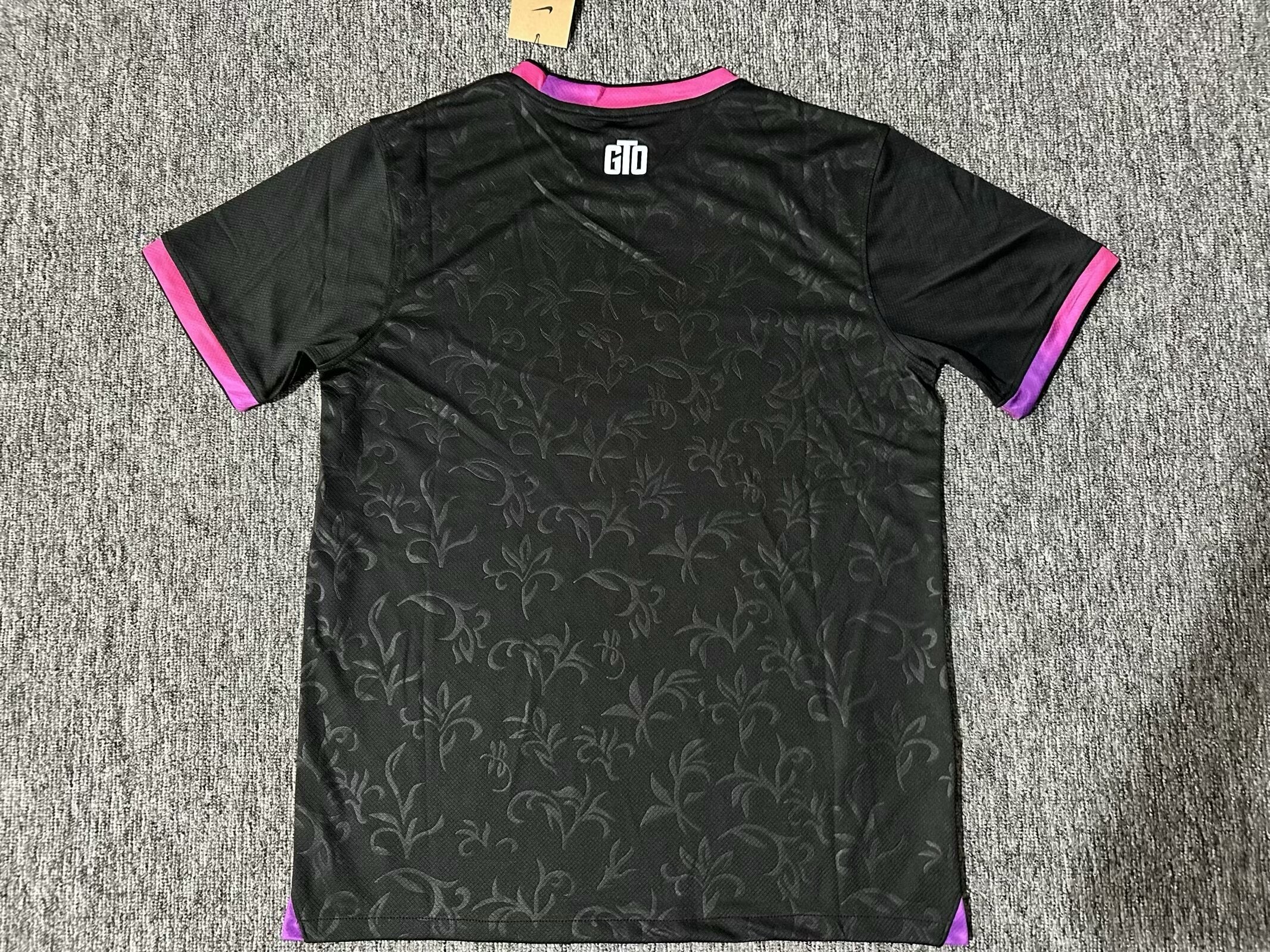 Maillot  PSG SPÉCIAL noir et rose 24/25
